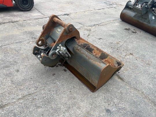 Liebherr Grabenräumlöffel schwenkbar 1.500mm