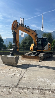 Liebherr R 920 Compact Litronic