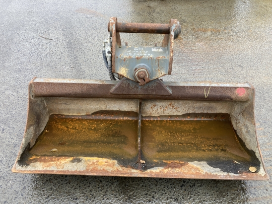Liebherr Grabenräumlöffel schwenkbar 1.500mm