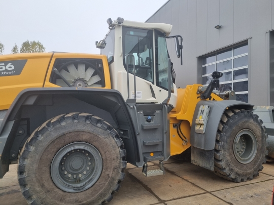 Liebherr L 556 XPower inkl. Schaufel