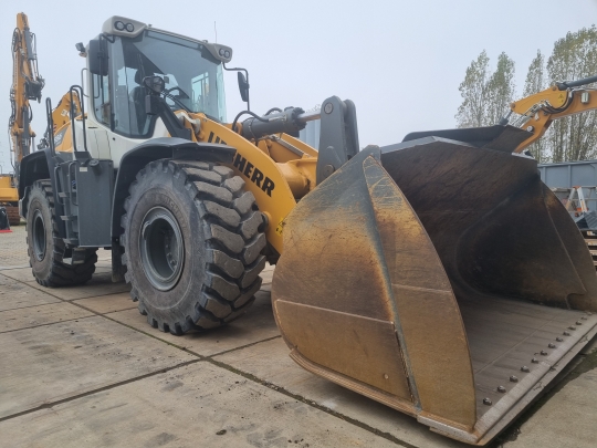 Liebherr L 556 XPower inkl. Schaufel