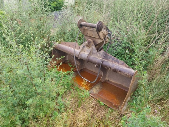 JCB JS160W