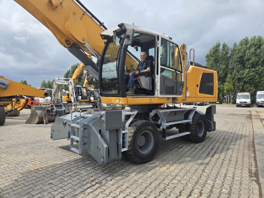 Liebherr LH 40 M Industry Litronic mit Generatora.
