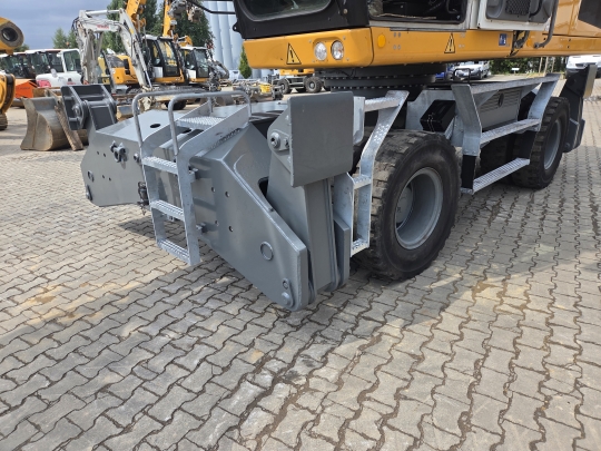 Liebherr LH 40 M Industry Litronic mit Generatora.