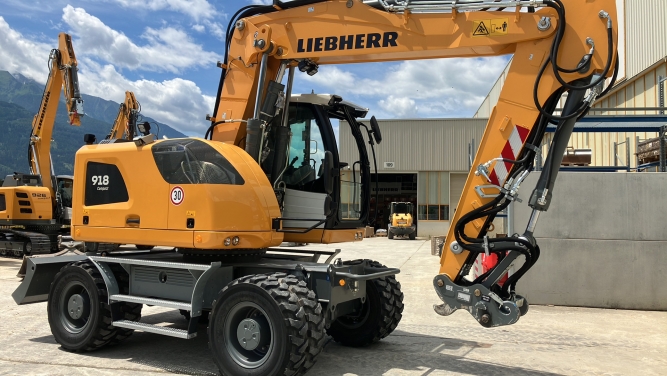 Liebherr A 918 Compact Litronic