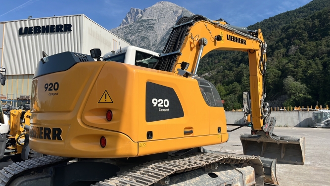 Liebherr R 920 Compact Litronic
