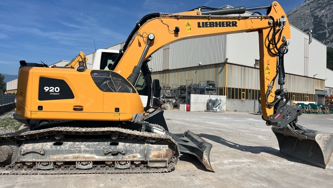 Liebherr R 920 Compact Litronic