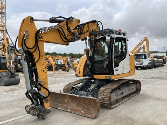 Liebherr R 914 Compact Litronic