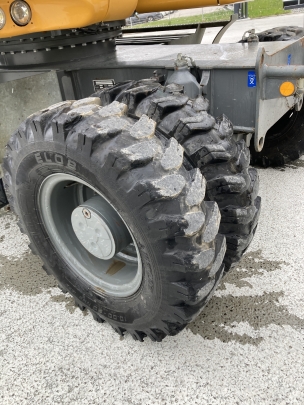 Liebherr A 914 Compact Litronic