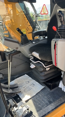 Liebherr R 920 Compact Litronic