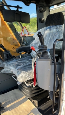 Liebherr R 920 Compact Litronic