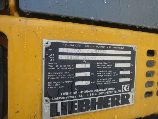 Liebherr A 900C Wheel Excavator