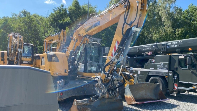 Liebherr A 918 Compact Litronic