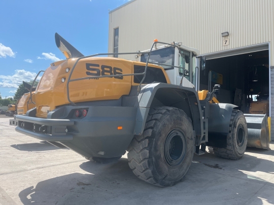 Liebherr L 586 XPower