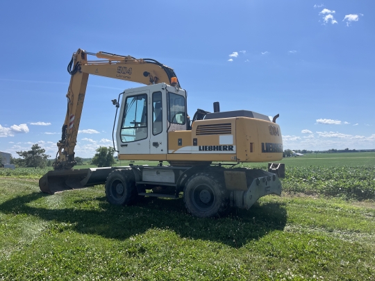 Liebherr A 904