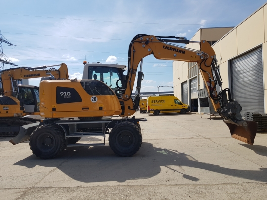 Liebherr A 910 Compact Litronic