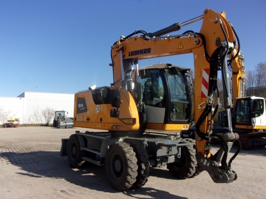 Liebherr A 914 Compact Litronic