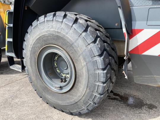 Liebherr L 566 XPower