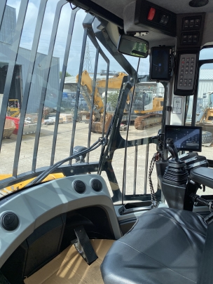 Liebherr L 566 XPower