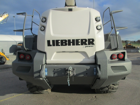 Liebherr L 586 XPower