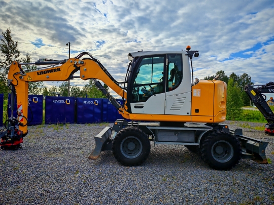 Liebherr A 910 Compact Litronic