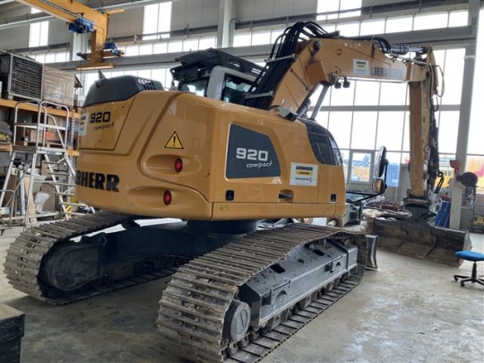 Liebherr R 920 Compact Litronic