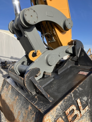 Liebherr R 966 Litronic