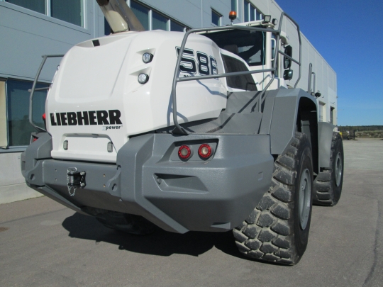 Liebherr L 586 XPower