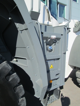 Liebherr L 586 XPower