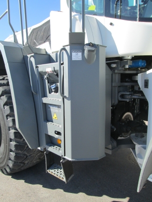 Liebherr L 586 XPower