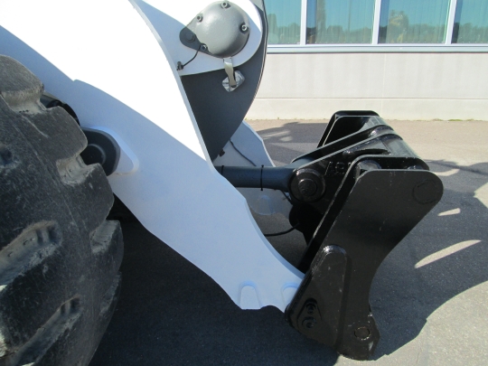 Liebherr L 586 XPower