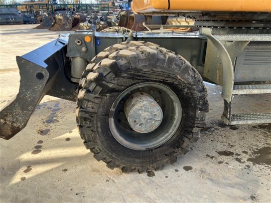 Liebherr A 914 Compact Litronic