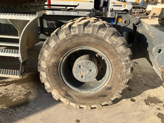 Liebherr A 914 Compact Litronic