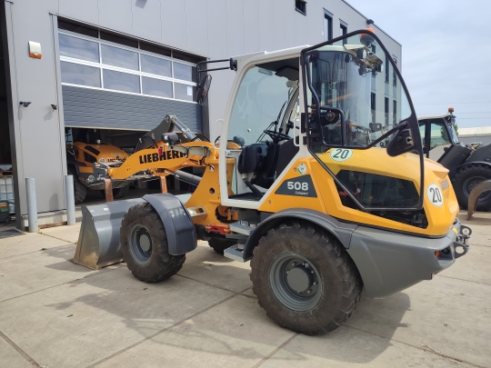 Liebherr L 508 Compact mit Anbauwerkzeug