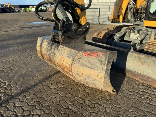 Liebherr R 914 Compact Litronic