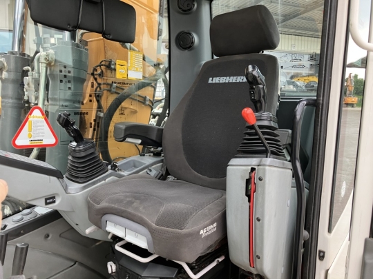 Liebherr R 914 Compact Litronic
