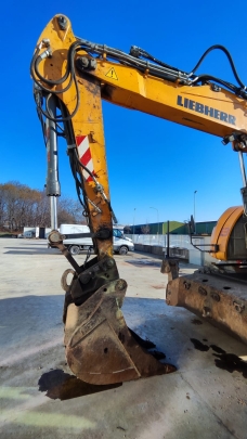 Liebherr A 918 Compact Litronic