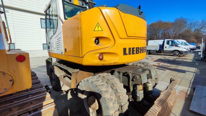 Liebherr A 918 Compact Litronic
