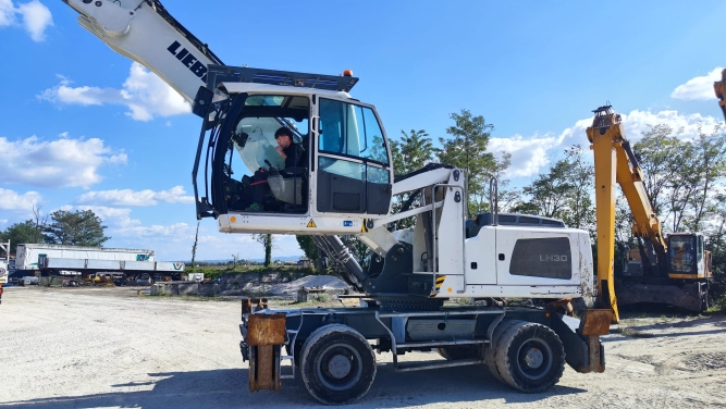 Liebherr LH 30 M Industry Litronic