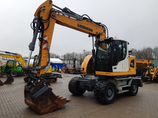 Liebherr A 918 Compact Litronic