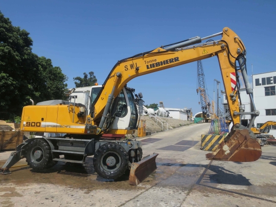Liebherr A 900C Wheel Excavator