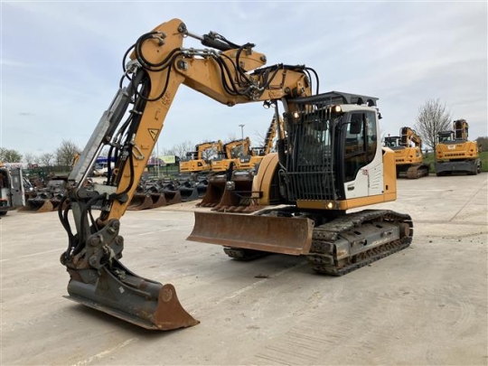 Liebherr R 914 Compact Litronic
